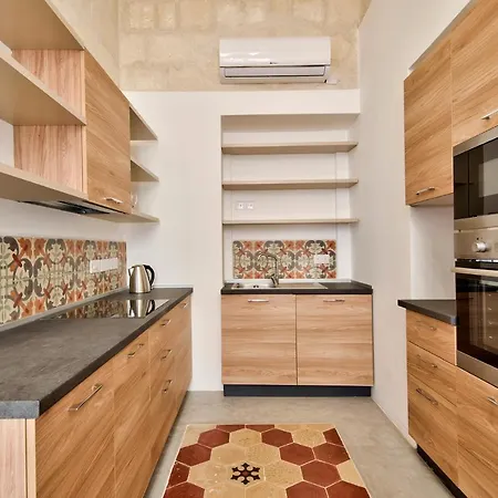 Apartment Zoe 2 By Vallettastay Valletta