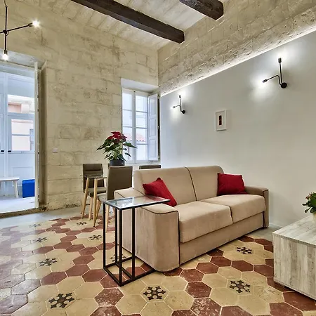 Zoe 2 By Vallettastay