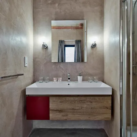 Zoe 2 By Vallettastay * فاليتا