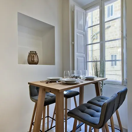 Apartment Zoe 2 By Vallettastay