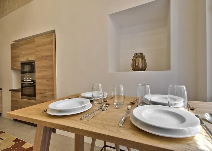 Zoe 2 By Vallettastay